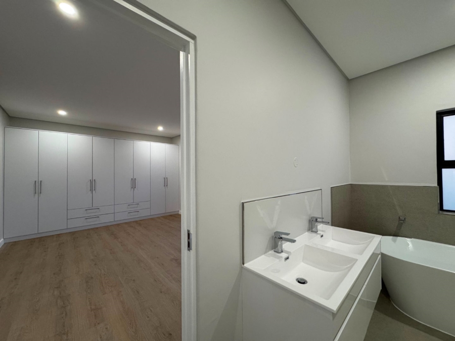 4 Bedroom Property for Sale in Sandown Western Cape